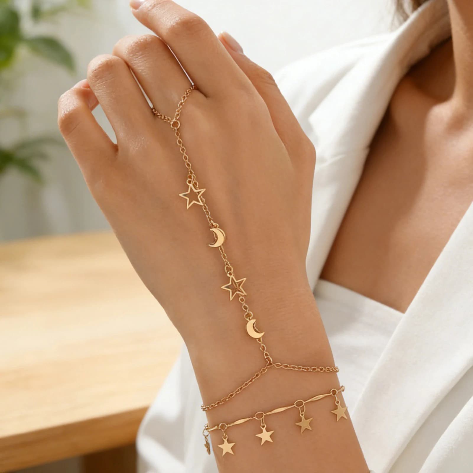 Bracciale a doppio strato con ciondolo a forma di luna e stella in oro, accessori gioiello per donna