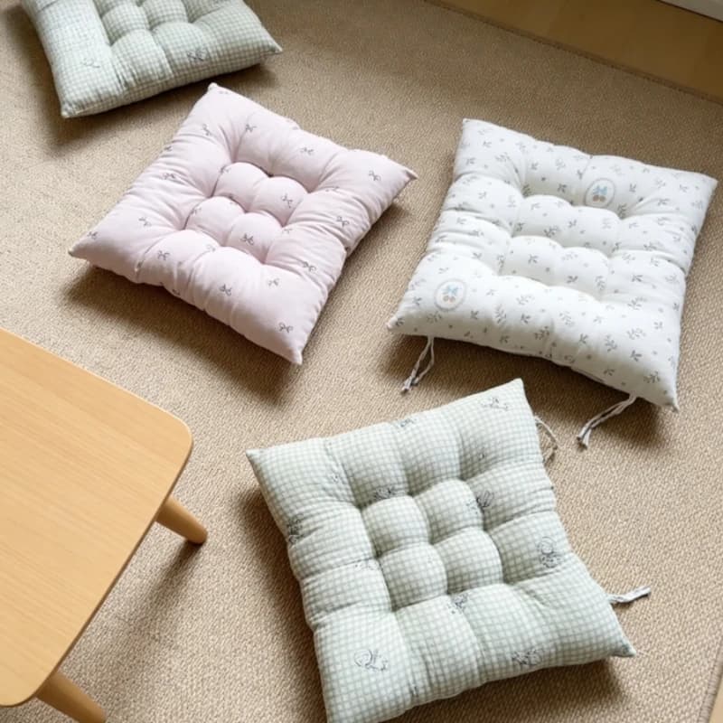 Piccolo cuscino floreale Cuscino per il sedere ispessito Cinghie per sedie morbide per ufficio Divano di casa Seggiolino per auto Cuscino decorativo confortevole per il sedile