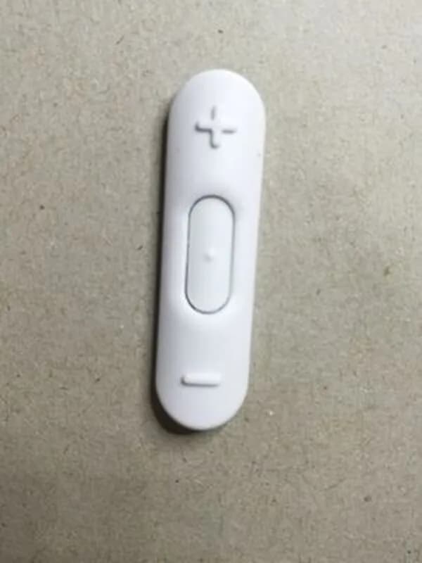 White rubber cover for control conversation button for PowerBeats 2 wireless earphones