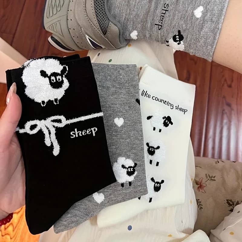 4 pairs sheep-shaped socks: half calf in solid color with grey stackable style for spring/autumn and winter fashion.
