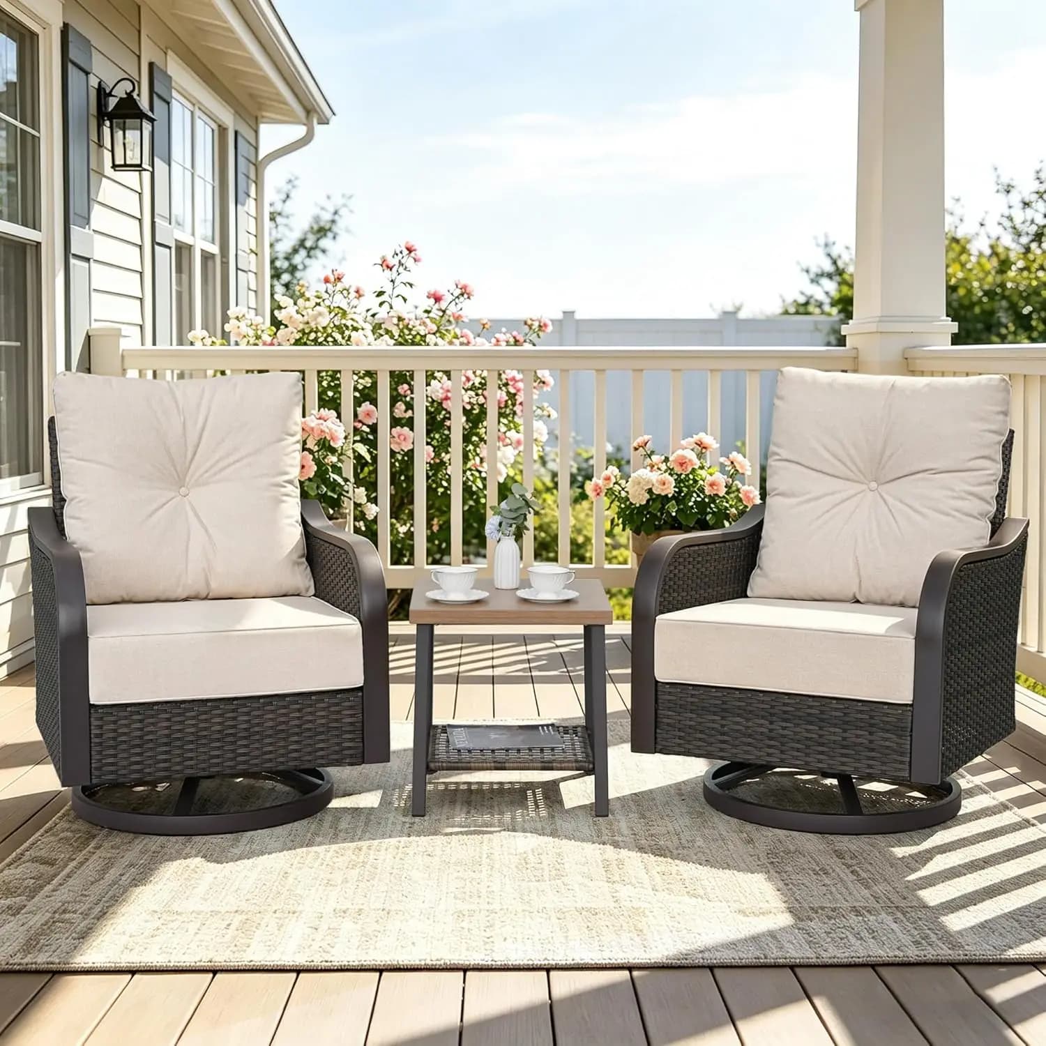Set di 3 sedie a dondolo girevoli in vimini da esterno con cuscini da 6'' e tavolino laterale per patio, balcone, portico, giardino, personalizzabile