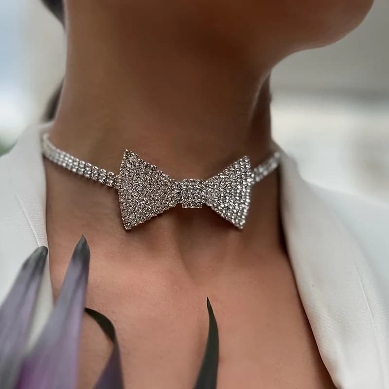 Luxury Classic Fashion Rhinestone Butterfly Knot Rhinestone Necklace for Women Short Elegant Sparkling Party Jewelry Accessory