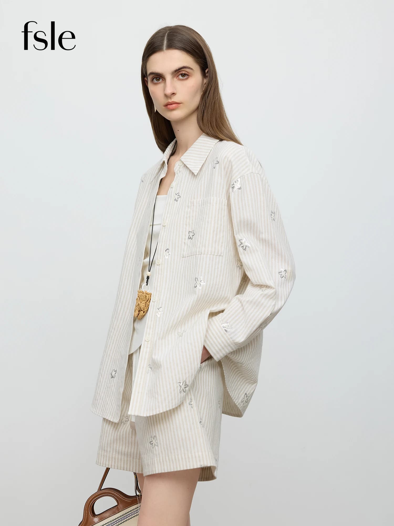 FSLE【Serie Premium】 Set resort rilassato da donna estivo 2025 - Camicia e pantaloncini in misto cotone e lino per un'eleganza senza sforzo