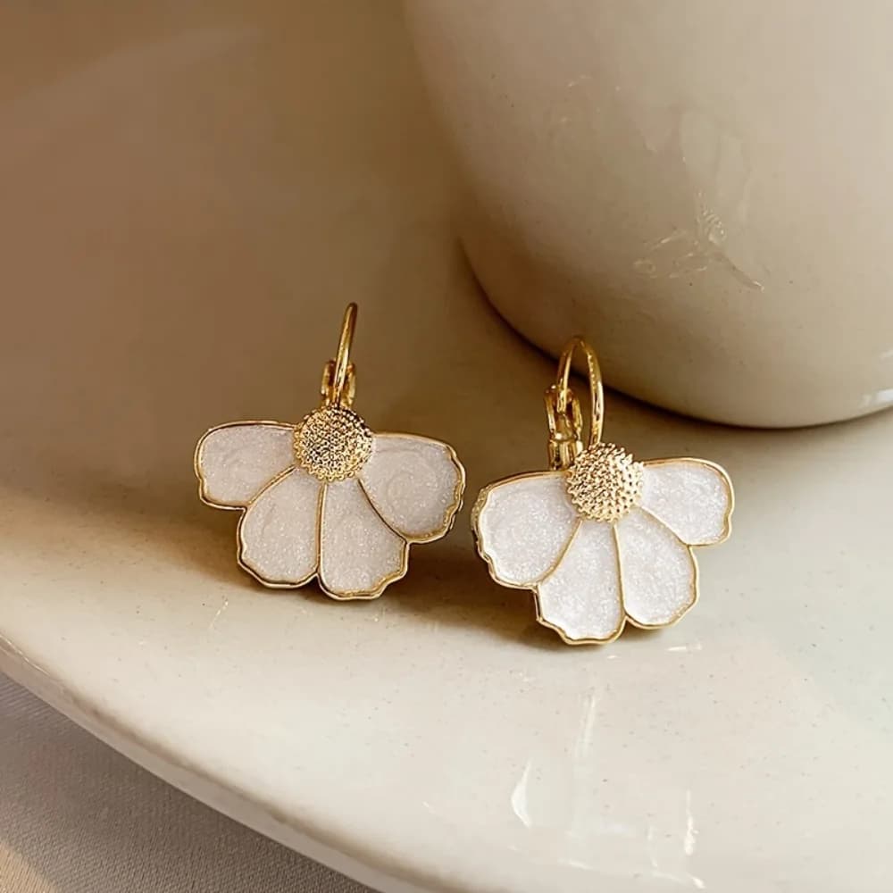 1Pair of Elegant French Floral Drop Earrings Featuring a Delicate Four-Petal Flower Design, Perfect for Everyday Parties And Vacations