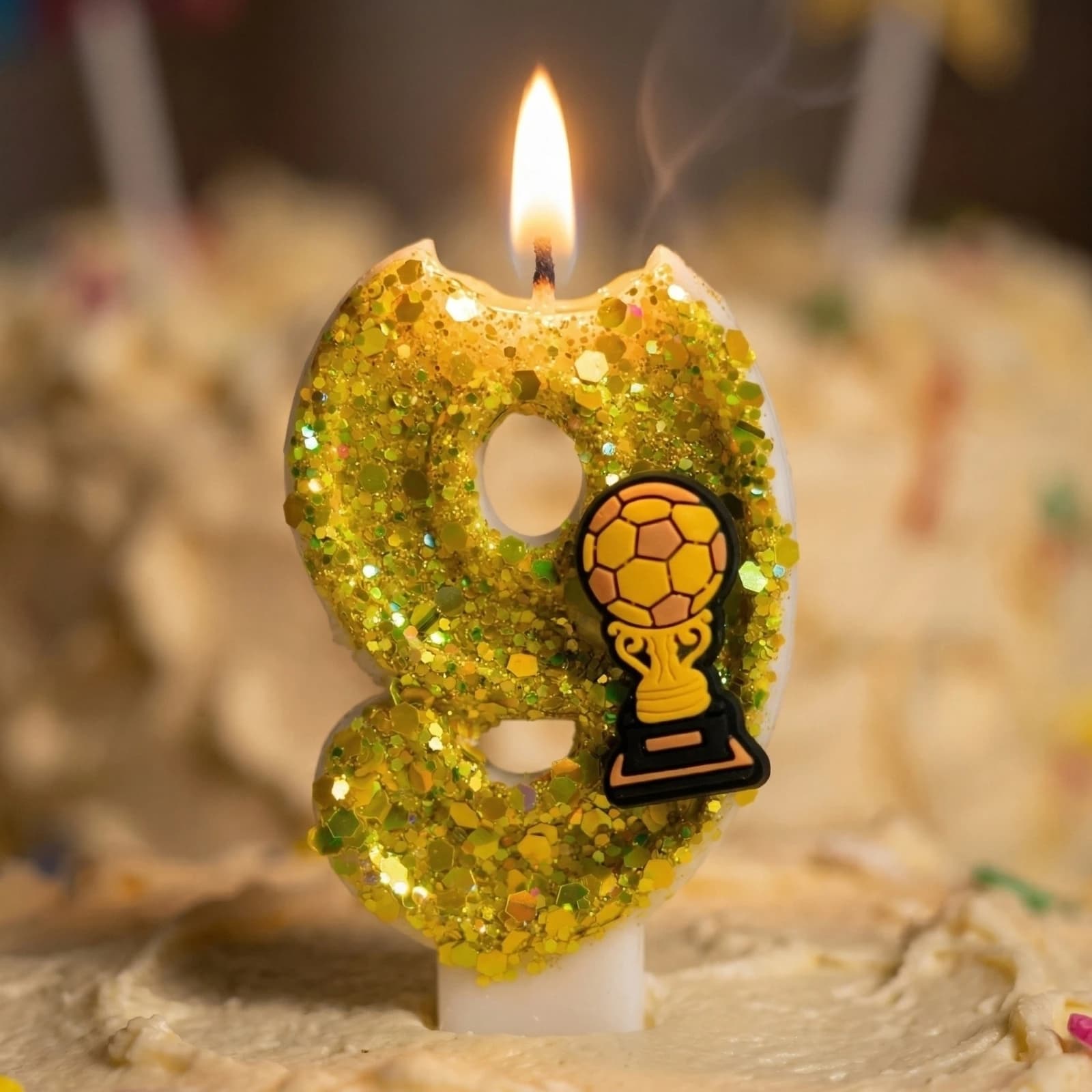 Birthday Candles in Carton Shape, Numbers 0-9, Artistic Candles with Football Theme Paillettes, Happy Birthday Cake Decorations for Celebrations and Celebrations