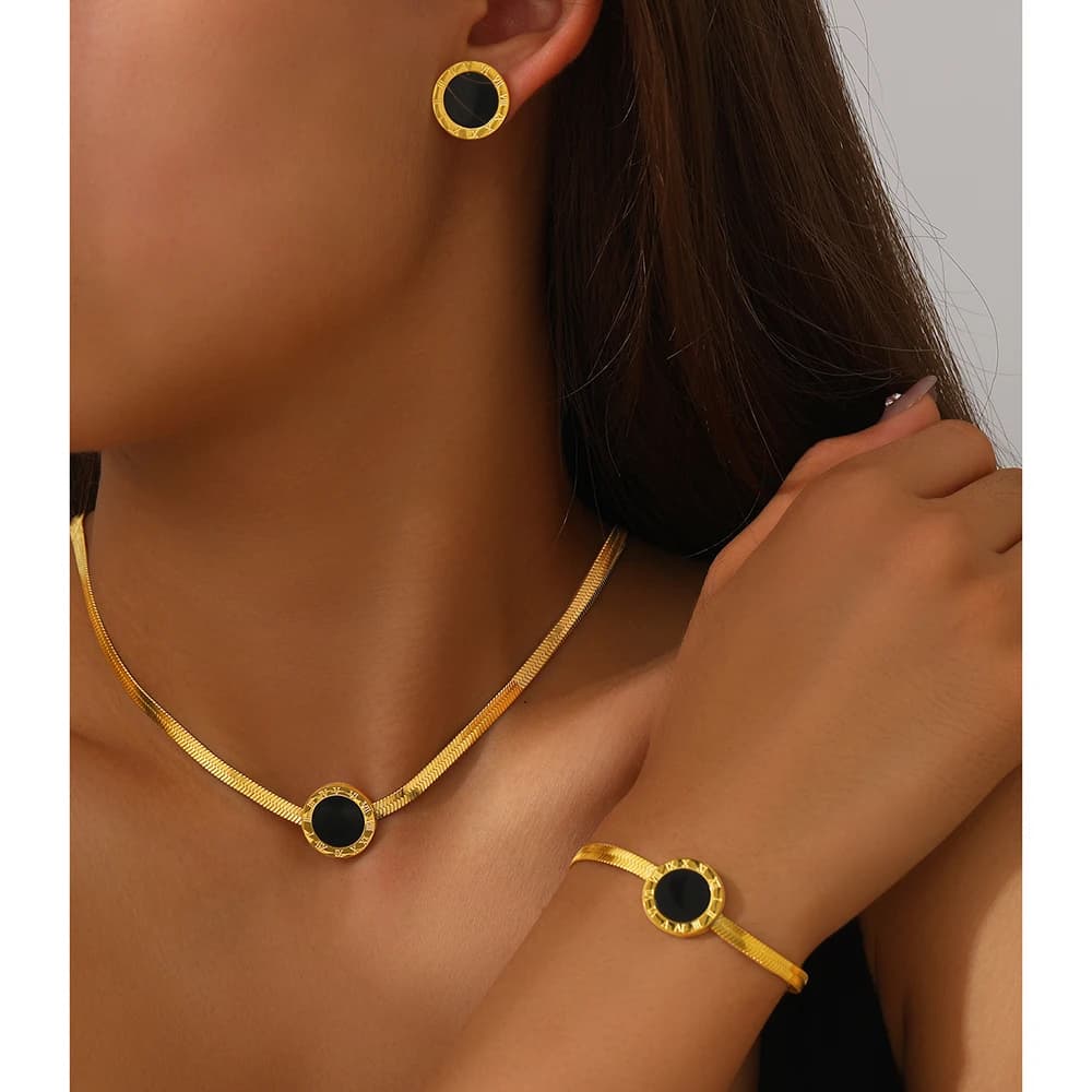 DGIDDK Numeri romani semplici in acciaio inossidabile Ciondolo rotondo nero Collana a catena piatta con serpente Bracciale Orecchini Set di gioielli da donna