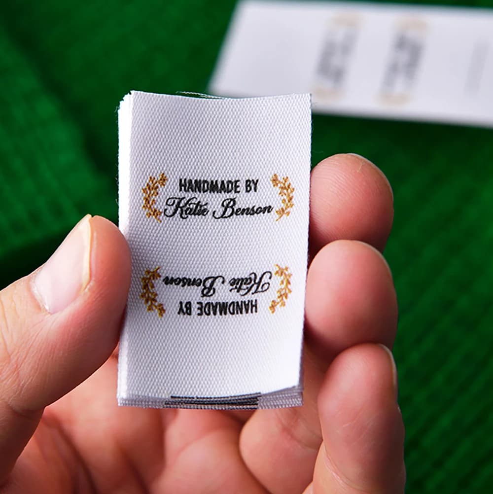 Etichetta in cotone personalizzata piegata 3x5 cm stampata per borsa tote all'uncinetto – Etichetta in cotone organico lavabile per borsa fatta a mano