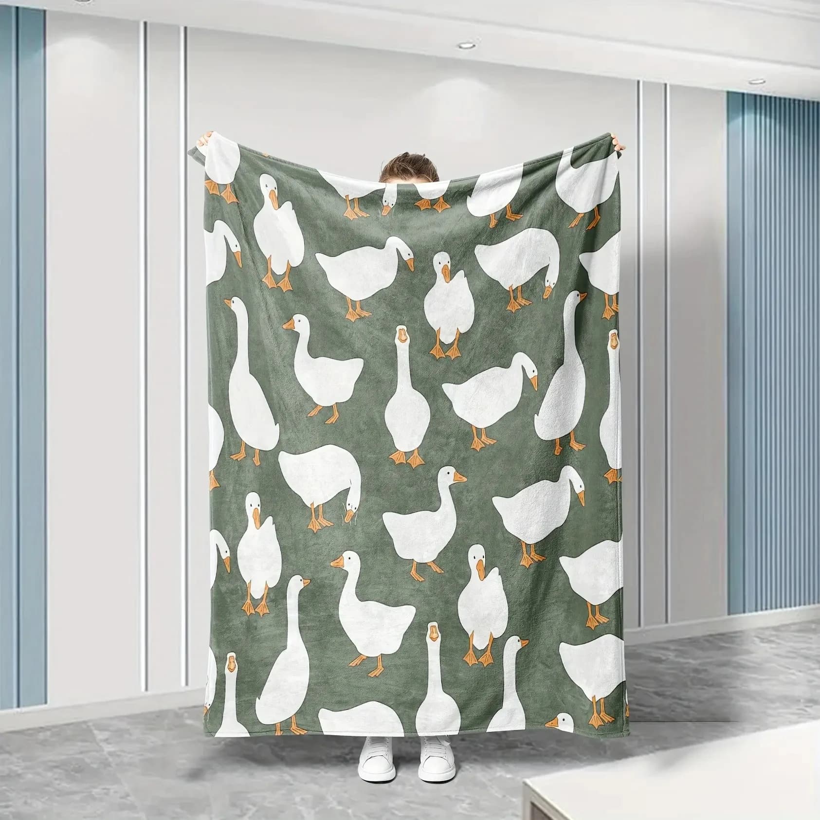 Cute Goose Duck Pattern Flannel Throw Blanket Soft Warm Animal Print Lightweight Blanket for Bed Sofa Couch Travel Camping Home