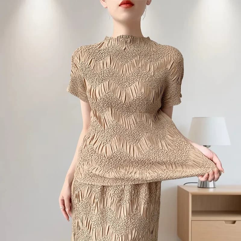 Miyake 2025 Estate Nuova Semi-sonna Donna Sottile Sottile Elastico A Pieghe Magliette E Camicette Casual Pendolari Abbigliamento Grande Stretch Sottile T-shirt