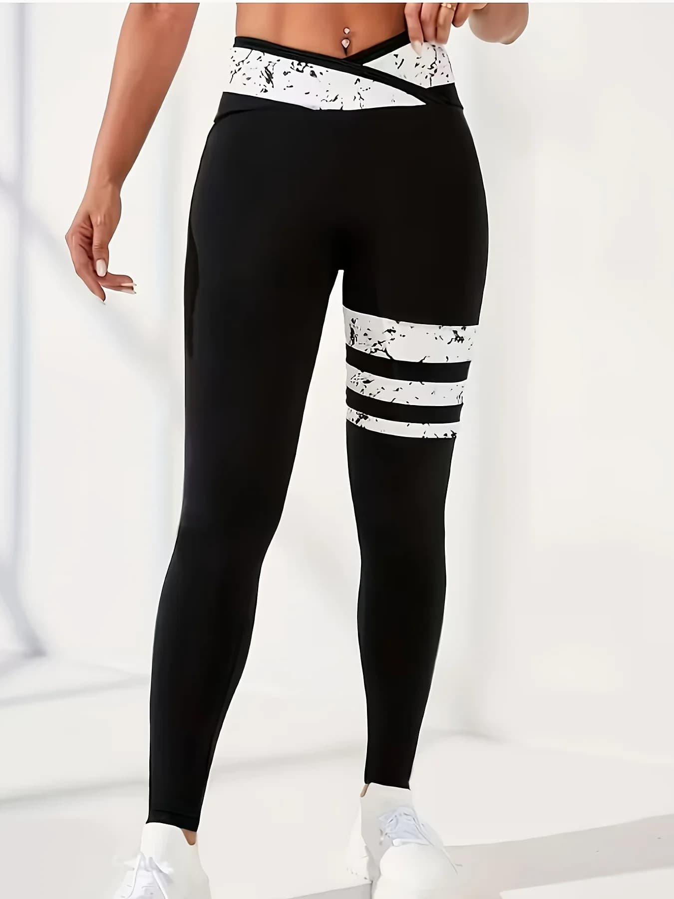Pantaloni da yoga da donna ad asciugatura rapida dimagranti e sollevamento dei fianchi, pantaloni fitness per sport all'aria aperta, pantaloni attillati stampati a vita incrociata