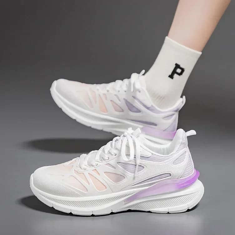 Paia di scarpe sportive Studenti Scarpe da corsa bianche leggere da uomo e da donna Scarpe da donna in rete