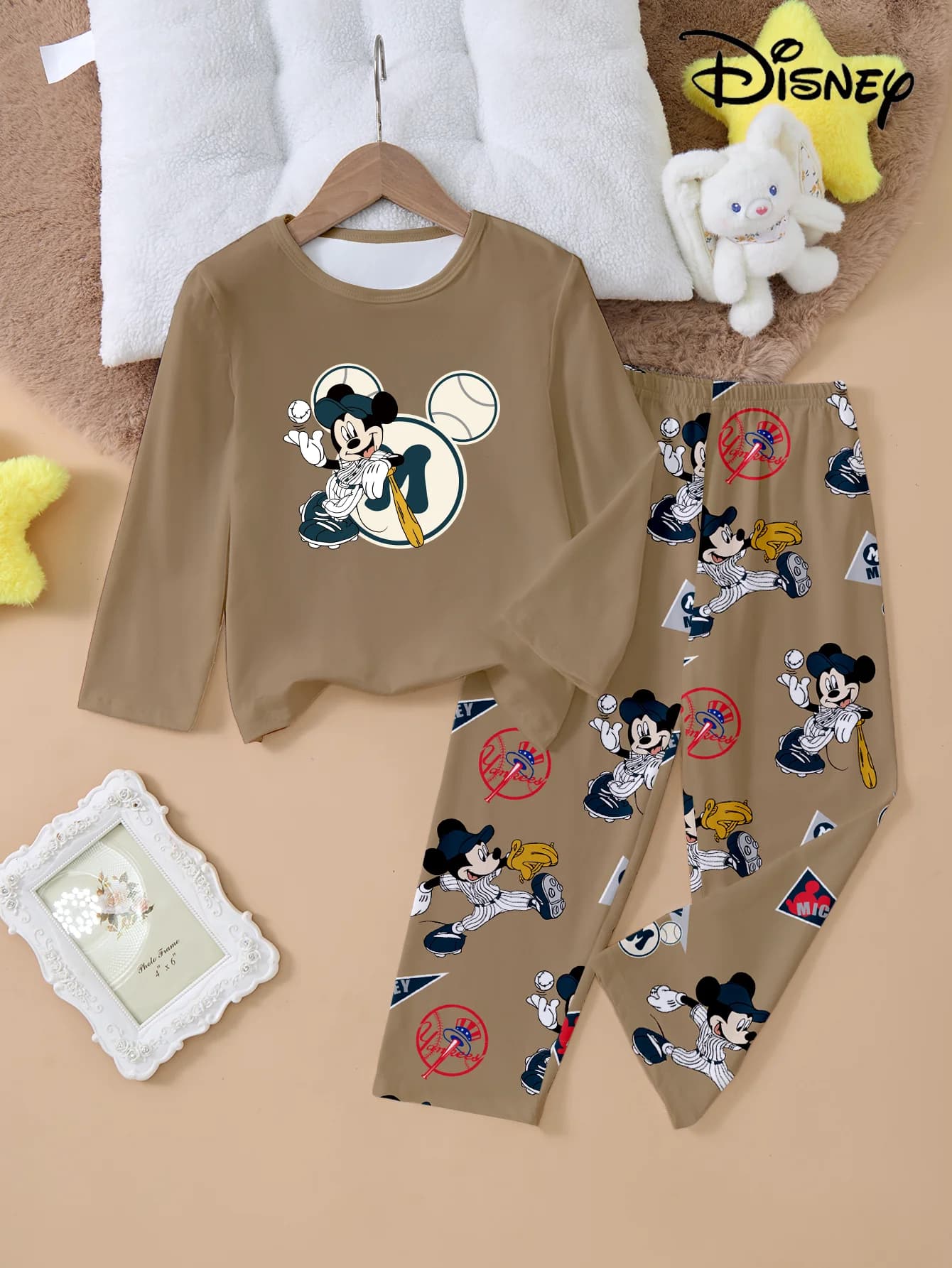 Pigiama per bambini in 2 pezzi Disney Mickey Baseball con motivo stampato a cartoni animati, top a maniche lunghe e pantaloni, abbigliamento per la casa