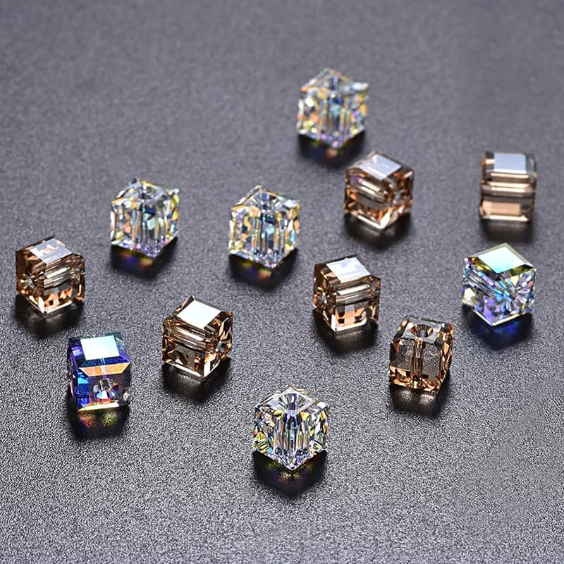 4-8MM Perline di cristallo cubiche Quadrate lucide AB Colore Vetro Branelli allentati del distanziatore per la collana Bracciale Gioielli fai da te Artigianato Creazione di forniture