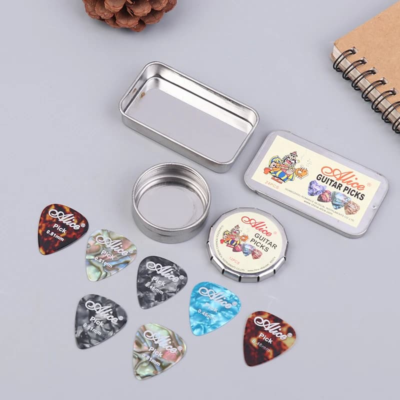 Plettri per chitarra in celluloide da 12/24 pezzi, plettri multifunzionali per chitarra acustica ed elettrica con custodia per chitarristi