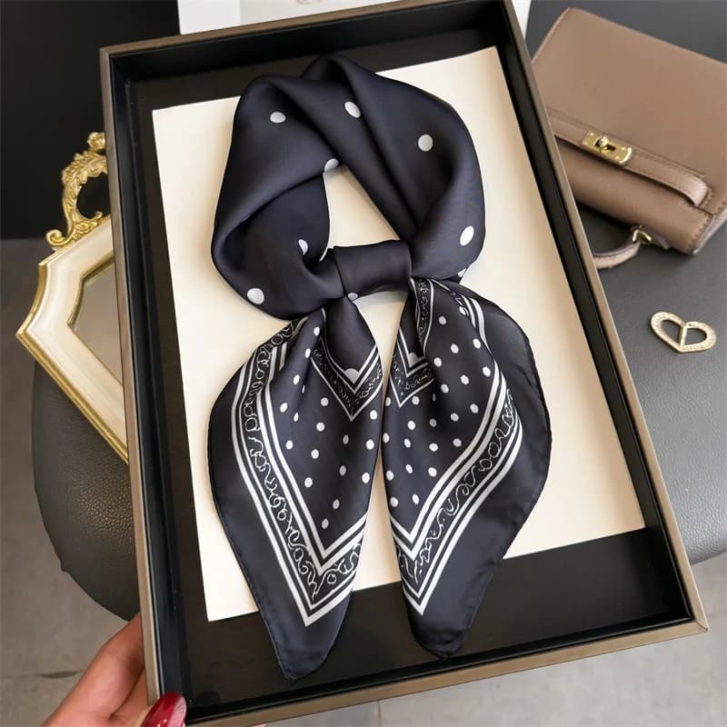 2026 Nuovo Lusso Paisley Stampa Seta Piazza Testa Sciarpa Donne Hijab Morbido Cravatta al collo Decorazione di moda femminile Foulard di seta Fazzoletto
