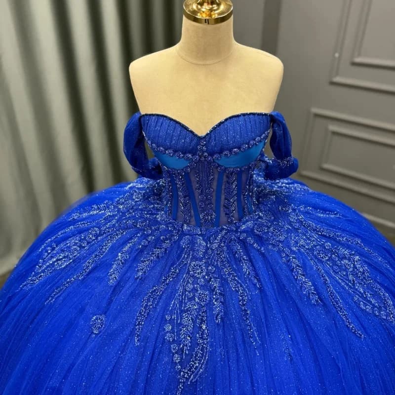 Abito Quinceanera blu royal lucido con spalle scoperte glitter decalcomania pizzo coda lunga abiti da 15 Quinceanera Personalizza