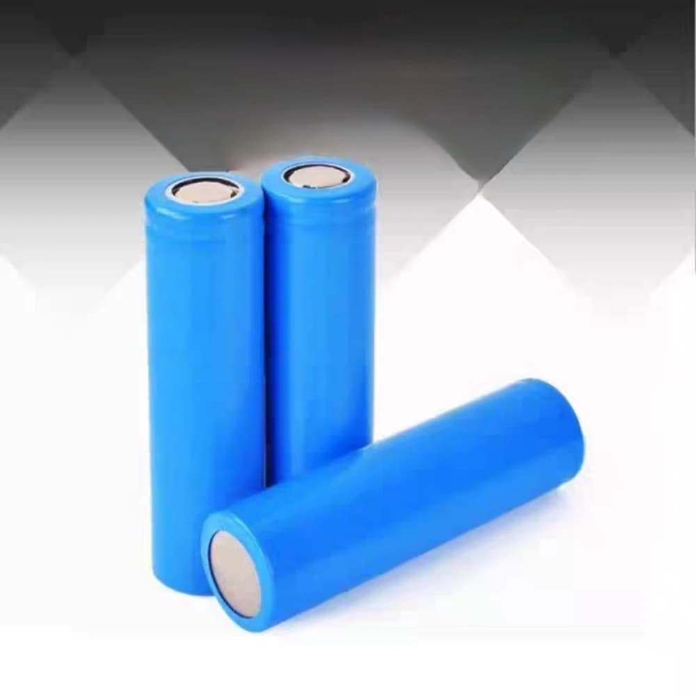 Set di 8 Batterie LiFePO4 14500 3.2V 600mAh con Caricabatterie per Rasoio, Spazzolino Elettrico, Microfono, Detergente Viso, Mouse, Giocattoli