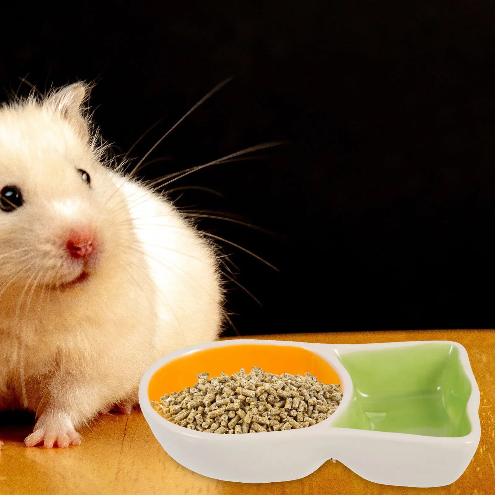 Ciotola per Alimentazione Piccoli Animali a Forma di Carota, Contenitore in Ceramica per Cibo di Criceti, Porcellini d'India e Ratti