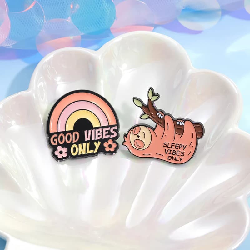 Good Vibes Only Enamel Pin Cartoon Sloth Sleepy Summer Positive Brooch Lapel Backpack Badge Jewelry Gifts for Kids Friends
