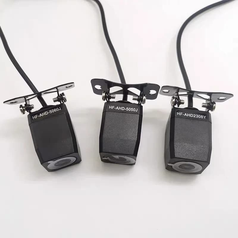 The streaming media recorder pulls back the AHD1080P HD camera plug-in starlight night vision color retromarcia image.