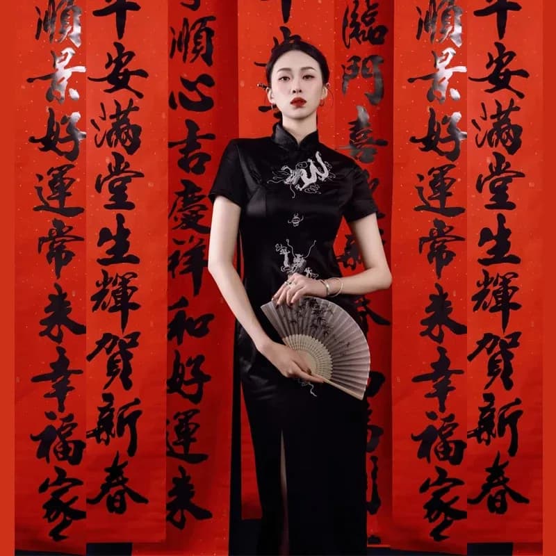 Stile gotico cinese Qipao Cheongsam sexy Anno del drago Abito nero aderente Moda orientale moderna Streetwear Halloween
