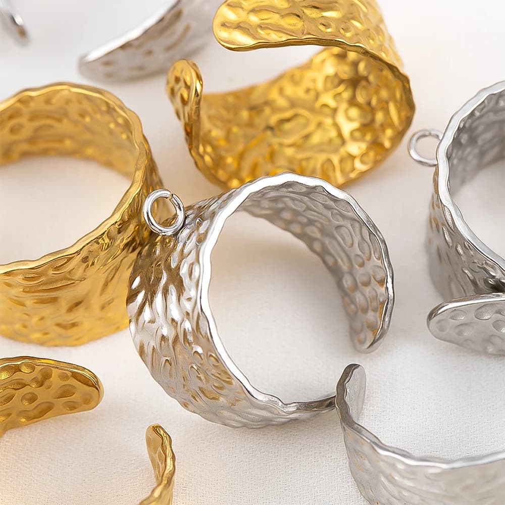 2pcs Stainless Steel 18K Gold Plated Hammered Wide Rings Adjustable Open Ring Bases With Pendant Loops for DIY Jewelry Making