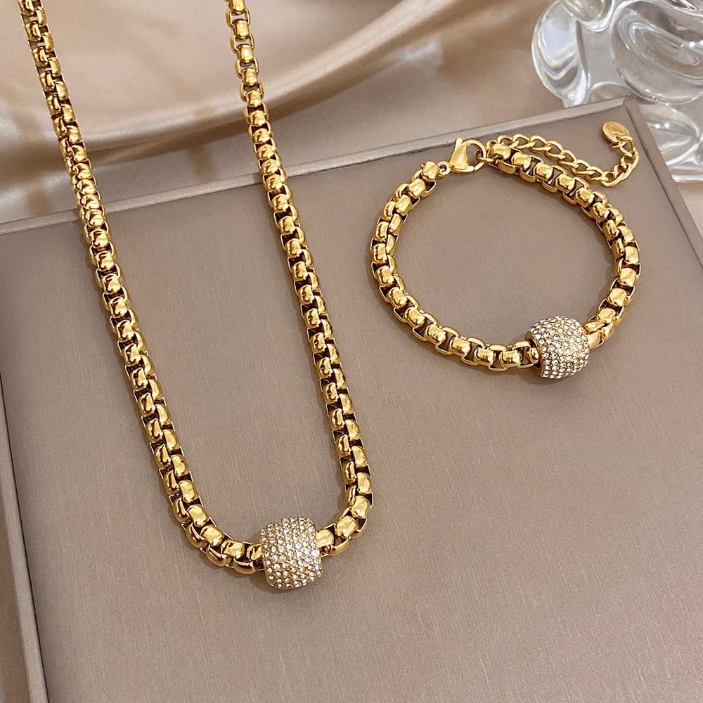 Set of necklace and bracelet with simple round zircons Greatera, combination of high-end fashion jewelry, golden chain for clavicle, for parties, for women