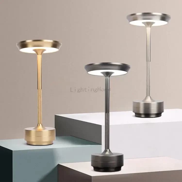 Lampada da tavolo touch a LED in metallo Lampada da comodino portatile senza fili Claeted Lampada a LED nordica ricaricabile Decorazione da tavolino