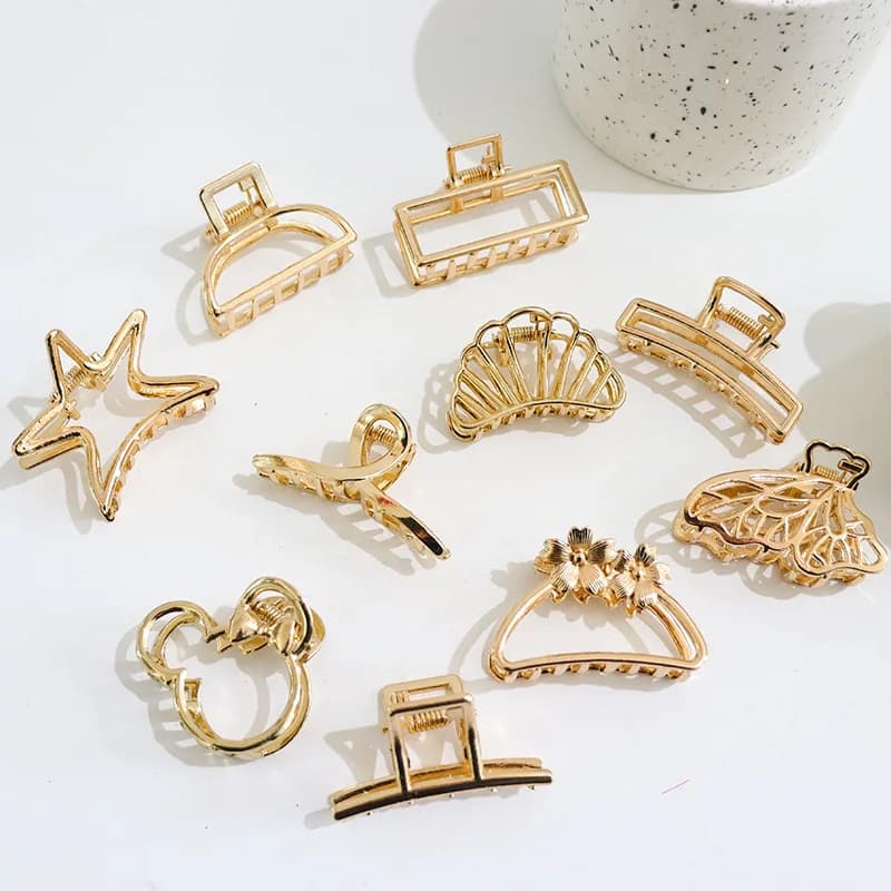 Metal hair clips with heart fashionable cable, simple non-slip, mini golden geometric fringe, hair clips for women and girls daily
