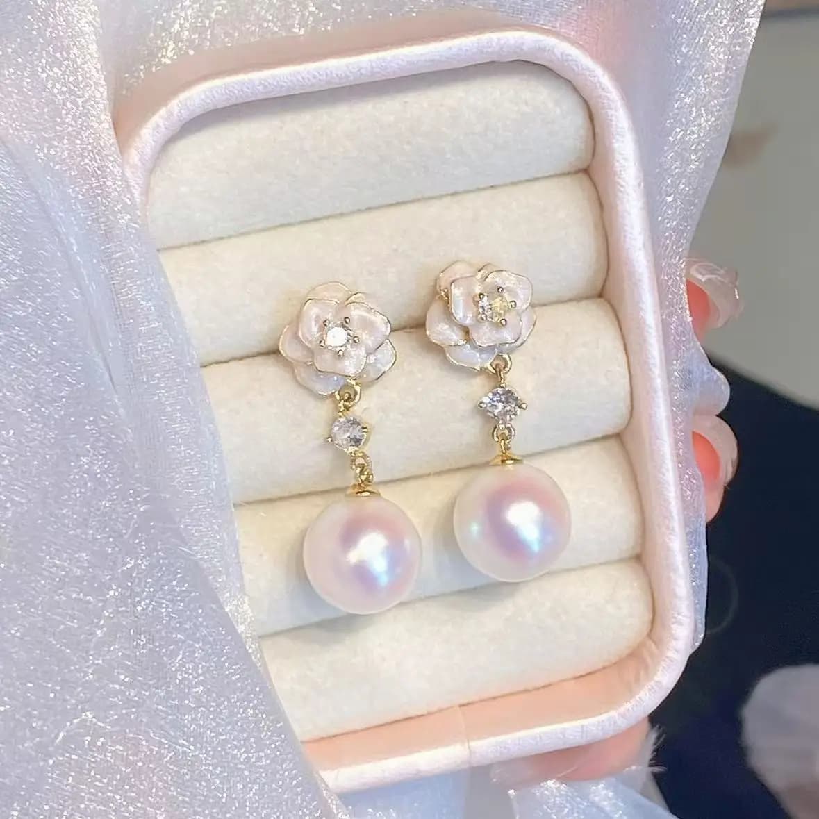 French light luxury camellia mermaid Ji pearl stud earrings super fairy temperament celebrity sense design exquisite fashion ear jewelry