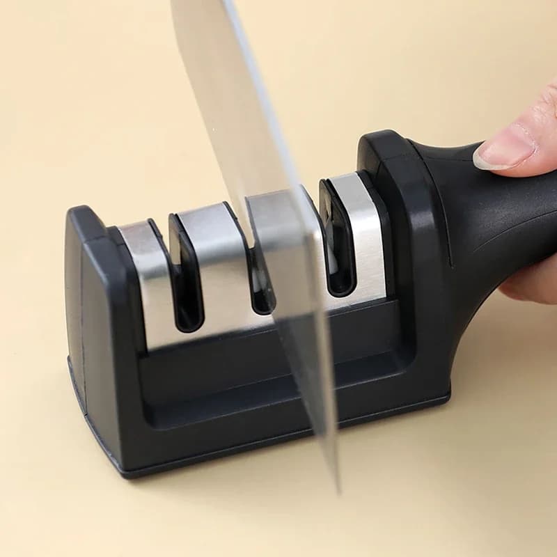 Affilacoltelli a Tre Livelli con Base Antiscivolo, Accessorio da Cucina, Piccolo Utensile, Pietra per Affilare, Accessorio per Posate