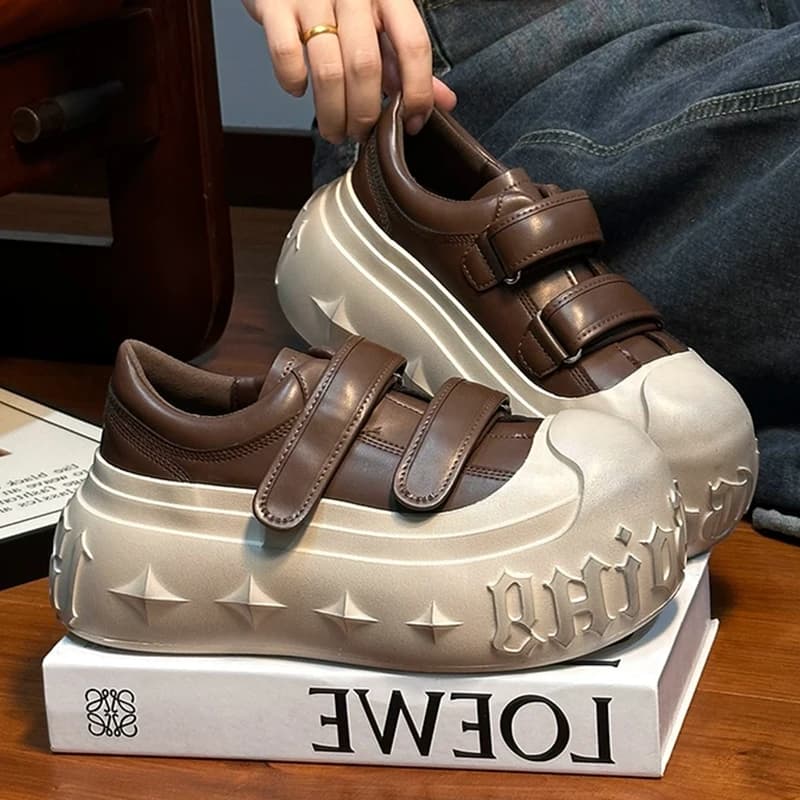 Women's Shoes Vintage Leather Big Head Design Reliefs Letter Sneakers with Platform With Hook And Ring Casual Skate Shoes Light Fashion