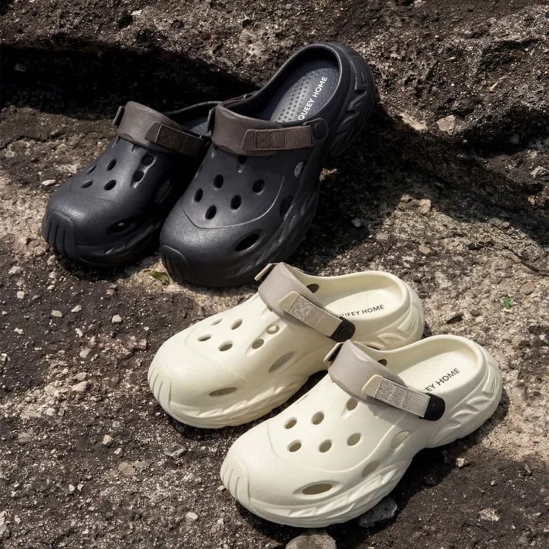 Summer anti slip hole shoes for men and women, thick soled shoes with a poop like feel, beach fishing sandals