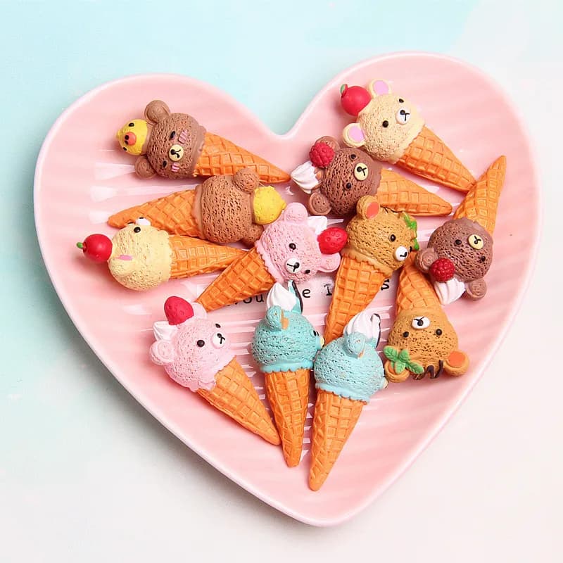 Rilakkuma Ice Cream Action Figures Kawaii Relax Bear Doll Cucina per bambini Cibo Giocattoli classici Cassa del telefono Modello fai da te Ornamento Regalo