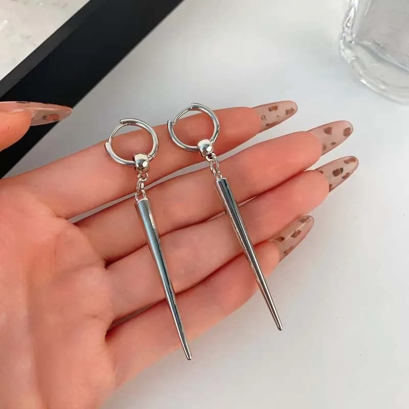 Orecchini pendenti con rivetti color argento gotico per donna Uomo Orecchini pendenti con cono geometrico in metallo punk hip-hop Regali di gioielli per feste Y2K