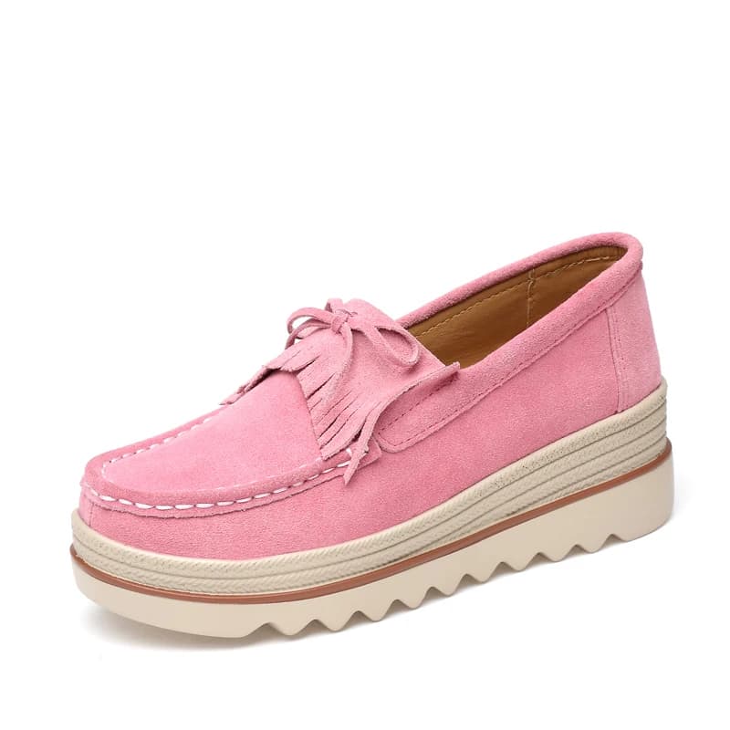 Le nuove scarpe sportive casual piatte in pelle da donna sono leggere, comode e alla moda per camminare. Mocassini di grandi dimensioni
