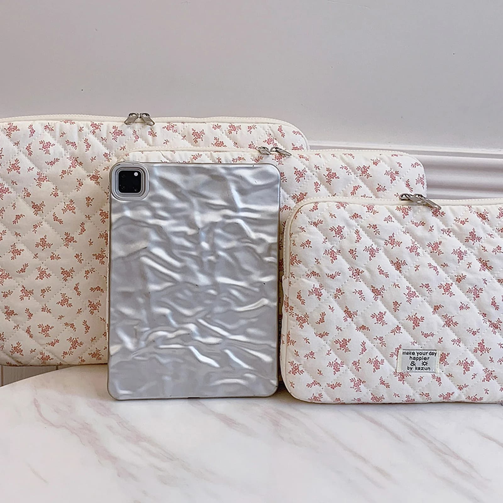 Borsa Imbottita a Forma di Foglia d'Acero, Borsa per Laptop in Peluche Ricamata, Custodia Antiurto per Computer, Borsa Portaoggetti Carina e Trapuntata
