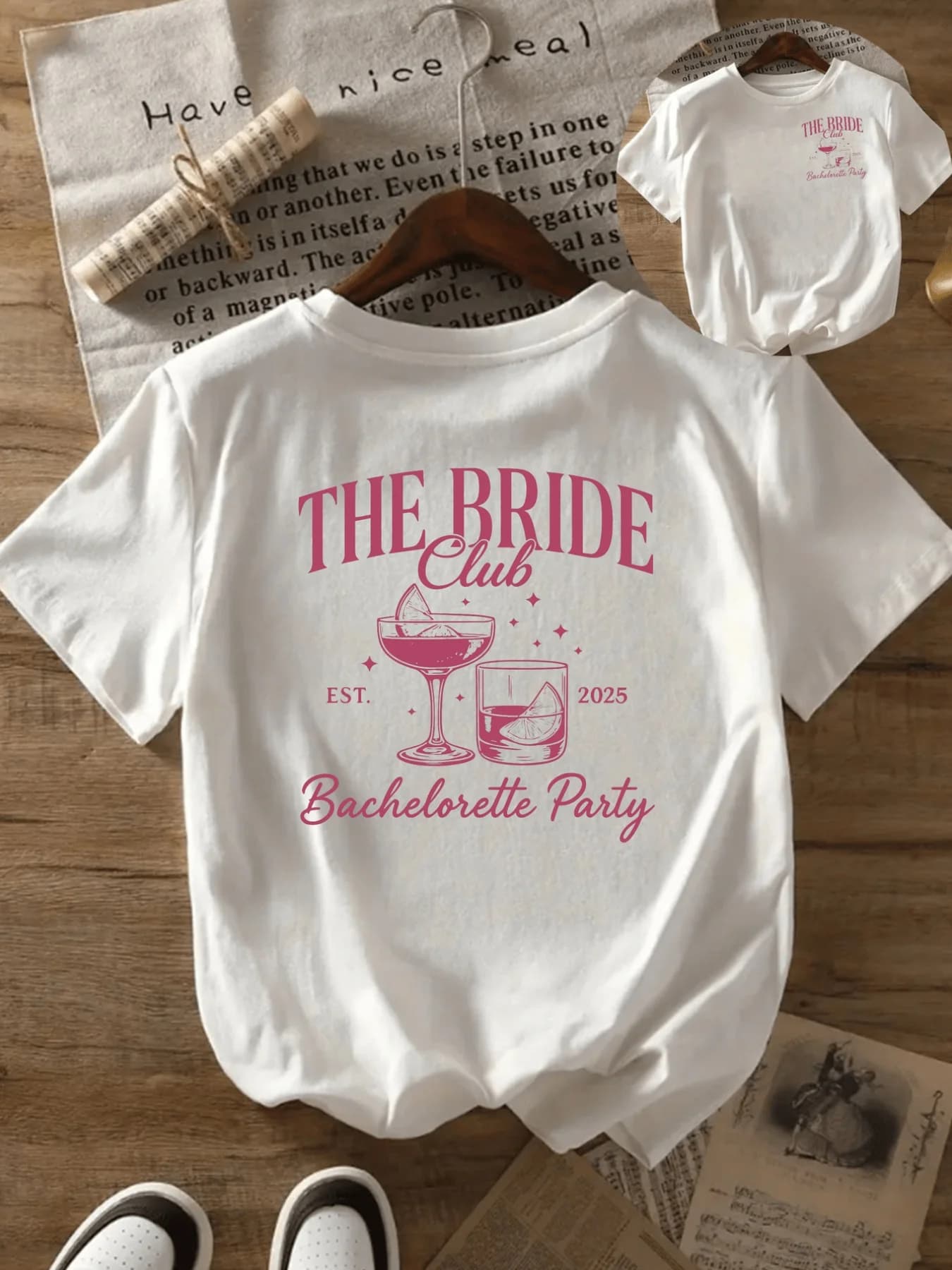 T-shirt grafica da donna "The Bride Club" bianca con scritte rosa e design a calice di vino, T-shirt alla moda Harajuku Kawaii, abbigliamento Y2K