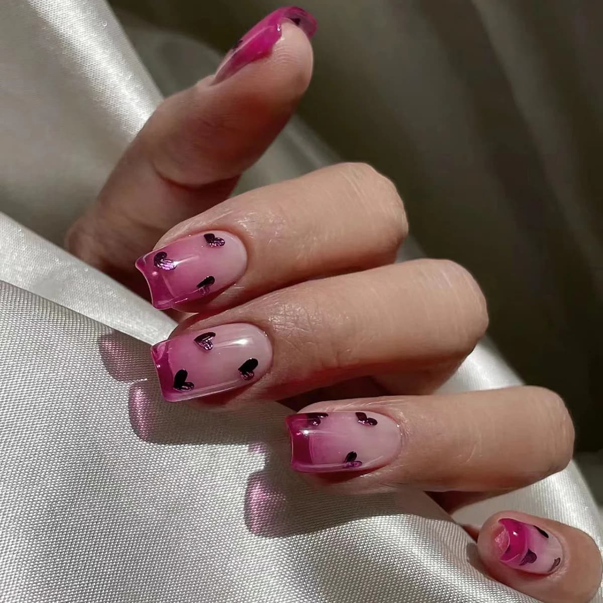 24 Pezzi Unghie Finte Quadrate Rosse Stile Francese, Nail Art Semplice con Gradiente per San Valentino, Unghie Finte Corte Pronte da Indossare