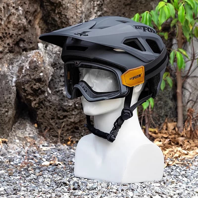 BATFOX Bicycle Helmet MTB with Glasses Mountain Bike Helmet Adjustable Road Bike Sports Equipment Safety cap Cycling helmet for women