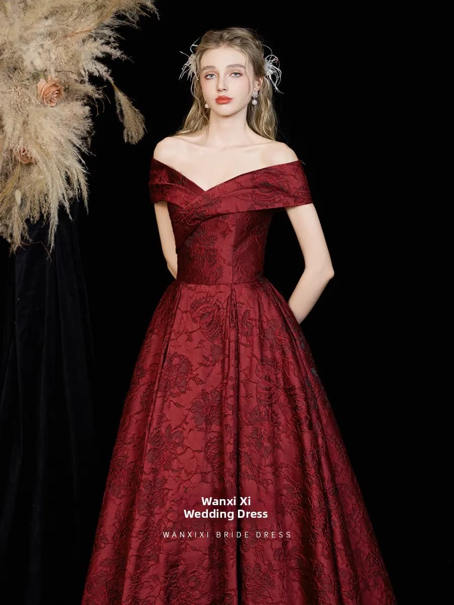 Elegante abito da sposa monospalla in raso, abito da sera lungo per fidanzamento e cerimonia nuziale