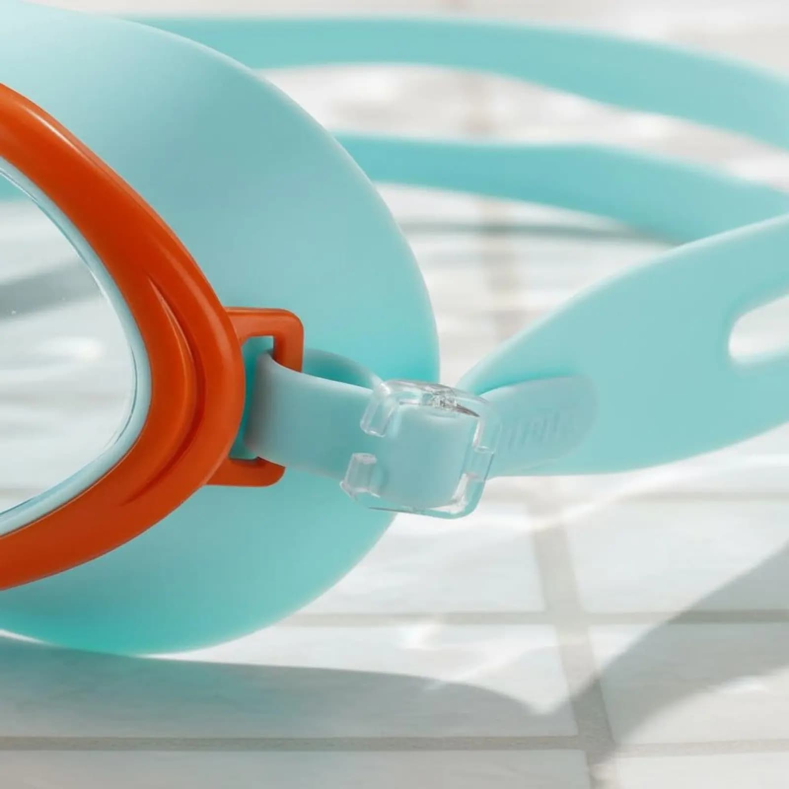 Occhialini da Nuoto per Bambini con Lenti Trasparenti, Montatura Grande, Ampia Visuale e Fibbia a Sgancio Rapido per Ragazzi