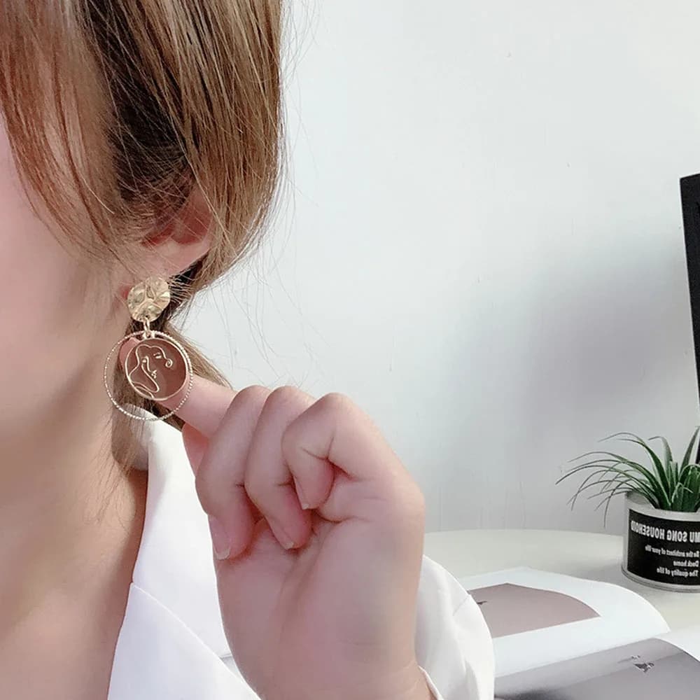 Per le donne Cerchio irregolare Quadrato esagerato Faccia astratta Gioielli per feste Orecchini a bottone Orecchini pendenti Accessori moda