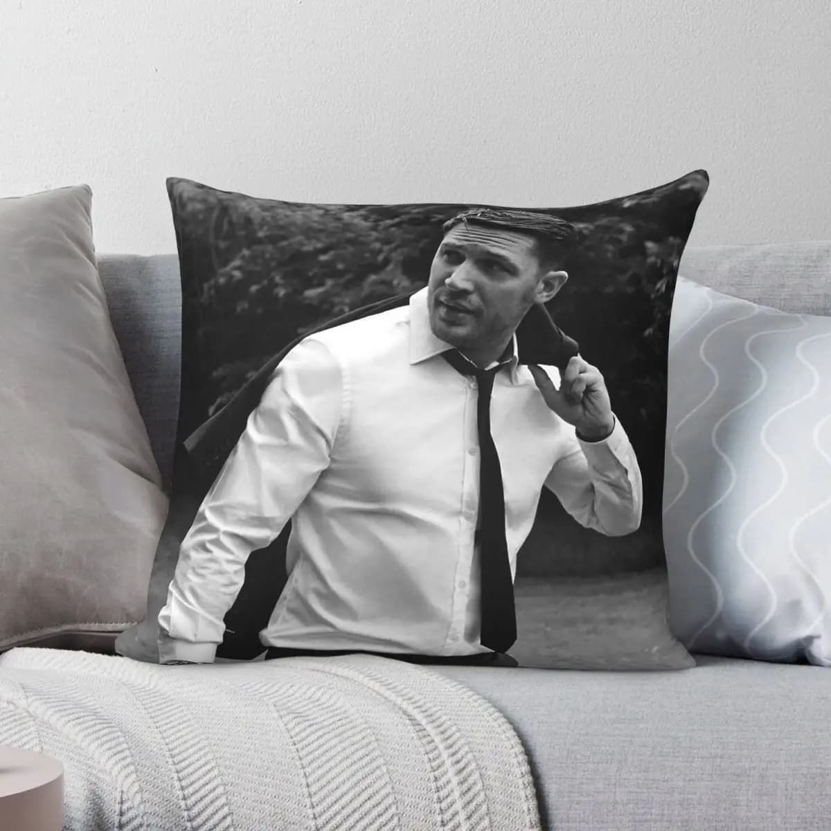 Tom Hardy Actor Square Pillowcase Polyester Linen Velvet Pattern Zip Decor Sofa Cushion Cover