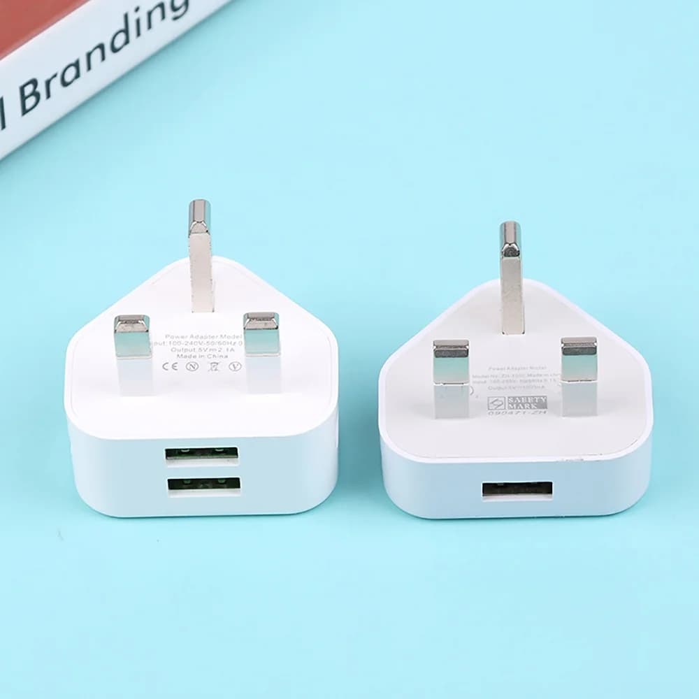Universal 3 Pin UK Plug with 1/2 USB Ports Charging Adapter For iPhone 17 Xiaomi Huawei Samsung USB Wall Charger Travel Adapter
