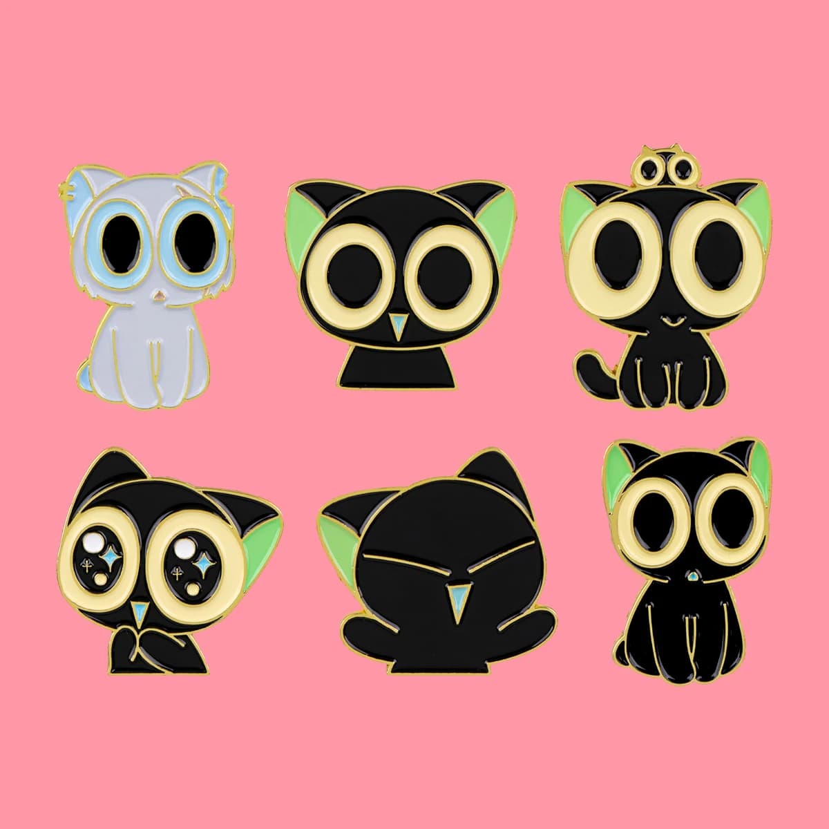 Spille smaltate con gatti neri anime carini, spilla da bavero con animali dei cartoni animati, distintivo per zaino, accessori per abbigliamento, gioielli di moda, regali