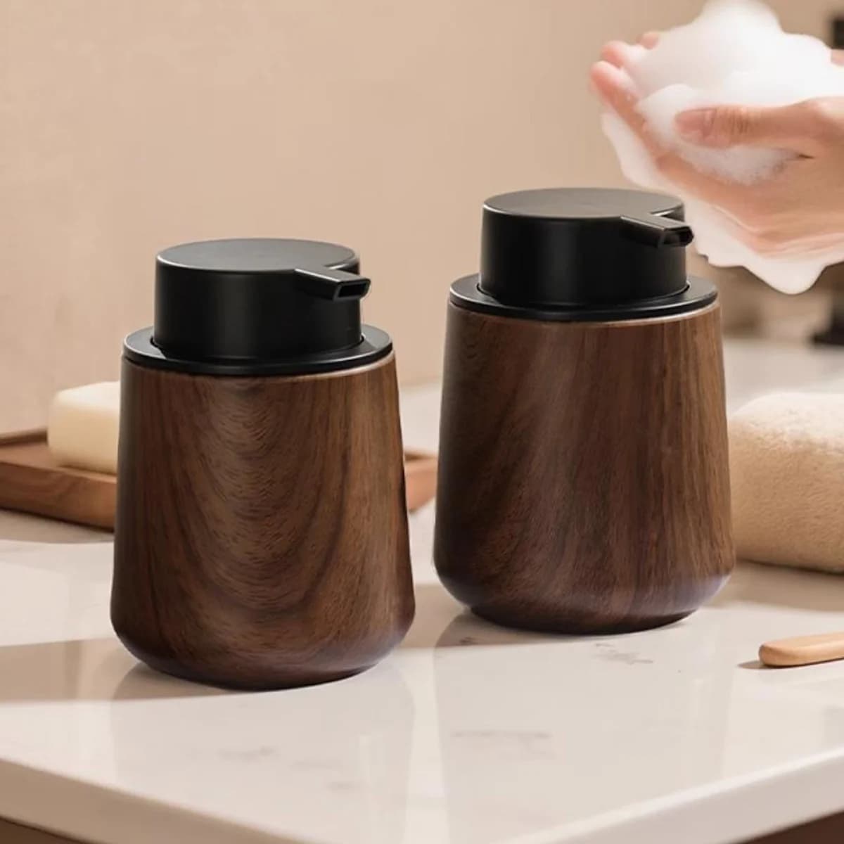 Dispenser di Sapone Schiumogeno in Legno di Noce, Bottiglia per Shampoo a Pressione, Accessori per Cucina e Decorazione Bagno