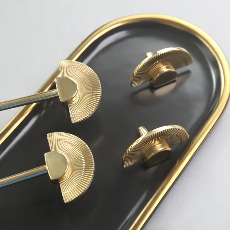 Maniglia per porta dell'armadio Maniglia per porta dell'armadio in ottone di lusso leggero cinese con foro singolo per cassettiera nordica semplice in rame puro