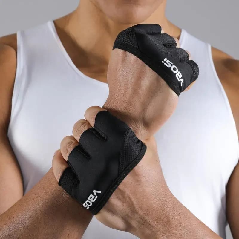 Pair of lightweight four finger unisex gym gloves and feathers – Non-slip design for training, weight lifting and training for both sex