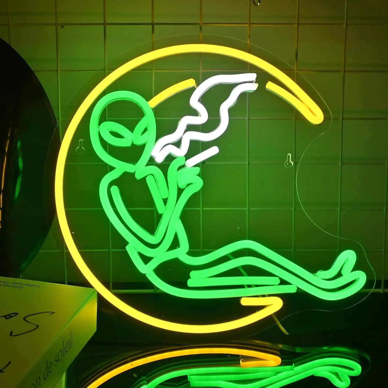 Green Alien Neon Sign Moon Neon Sign LED Lighting Sign per Spielzimmer Schlafzimmer Haus Brewpub Club Mandong Party Decor Gifts